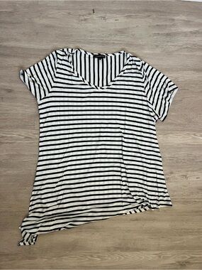 Lane Bryant Black & White Striped Scoop Neck Tee with Side Slits 14/16